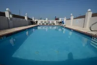 Port Isla Inn - pantai