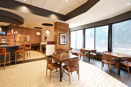 The Dextro Hotel, Bw Premier Collection Отели рядом с достопримечательностью «Морской музей Сан-Диего»