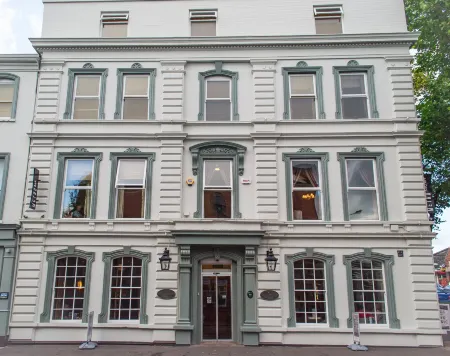 The 1852 Hotel - Self Check-IN