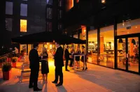 Radisson Hotel Manchester City Centre, A Verified Net Zero Hotel - servizio colazione