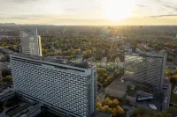 The Westin Grand Munich Hotels in der Nähe von Kletterspielplatz Biberburg