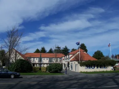 Bush Inn Court Motel Отели в г. Роллстон