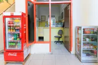 Penginapan Syariah Prenjak Hotels in Bubutan