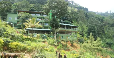 Ramboda Falls Hotels near Wegama Pinus Forest
