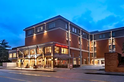 Hampton Inn & Suites Clayton/St. Louis-Galleria Area Hotels in Clayton