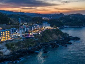 Samcheok Wow Pension (Panorama View, Sea BBQ)