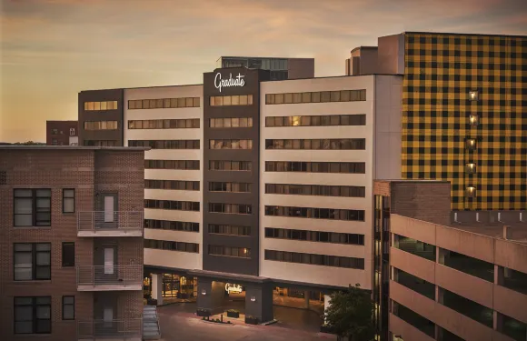 愛荷華市希爾頓研究生酒店