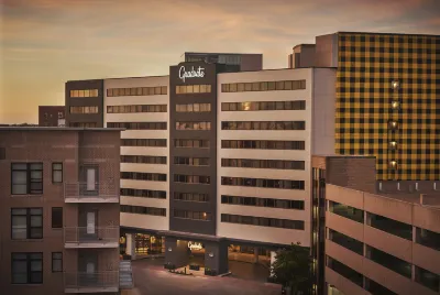 Graduate by Hilton Iowa City Отели рядом с достопримечательностью «Универзитет Ајове»