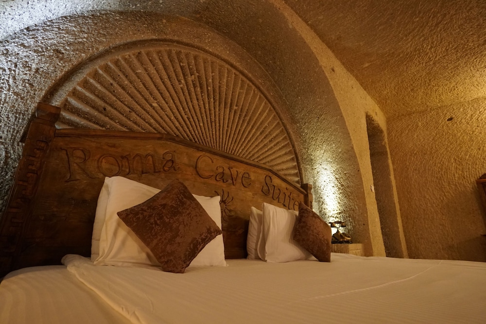 Roma Cave Suite