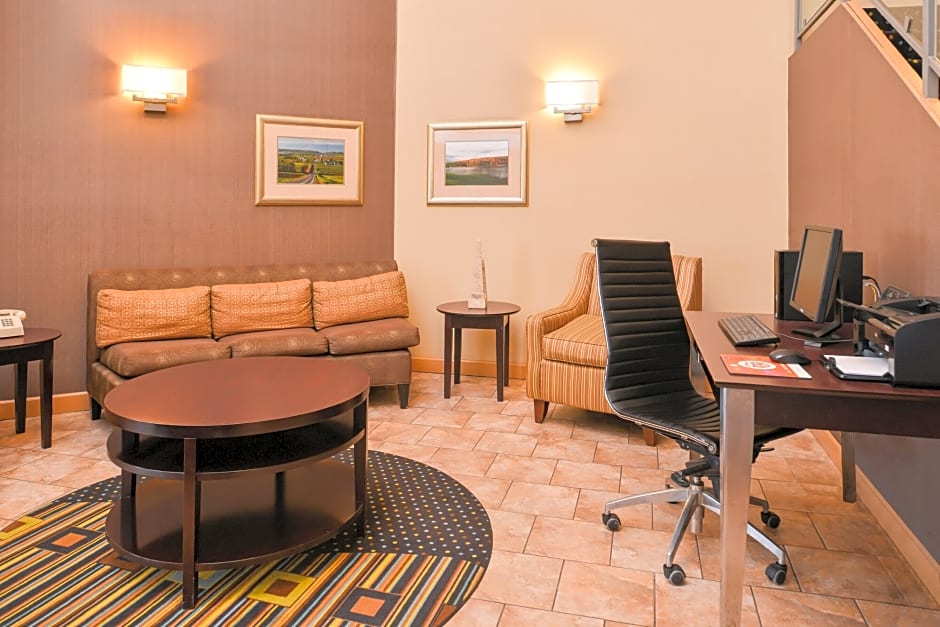 Holiday Inn Express Lewisburg - New Columbia, an Ihg Hotel