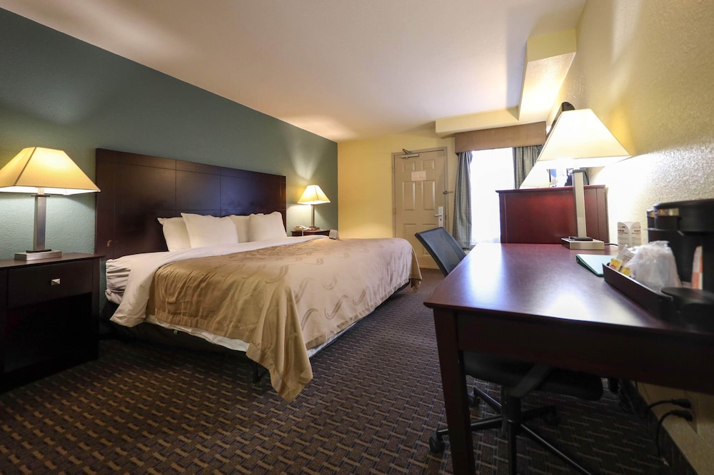 Copley Inn & Suites, Copley - Akron