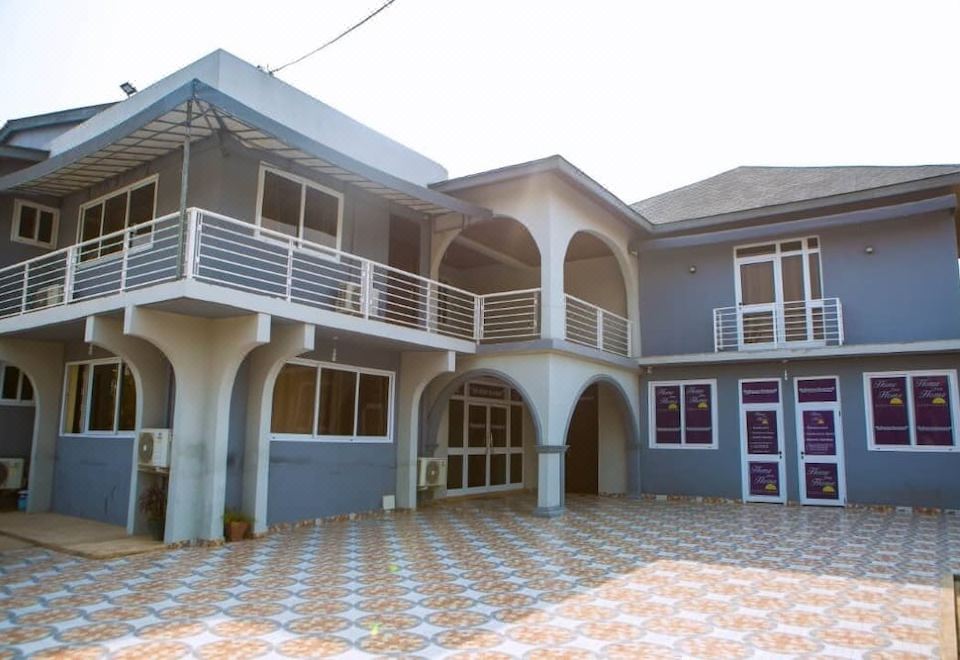Home from Home Ghana Guesthouse - Housity