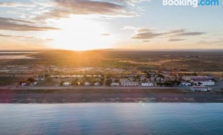 Bahia Bustamante Lodge - Housity