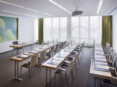 会議室 モーベンピック ホテル フランクフルト シティーの写真