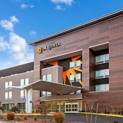 La Quinta Inn & Suites by Wyndham Page at Lake Powell Hotels near Page Municipal Airport
