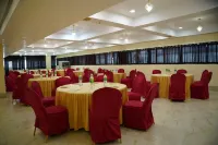 Blossoms Room Hotel Holidays Inn Plaza- Free One Meal Hotels in Hyderabad