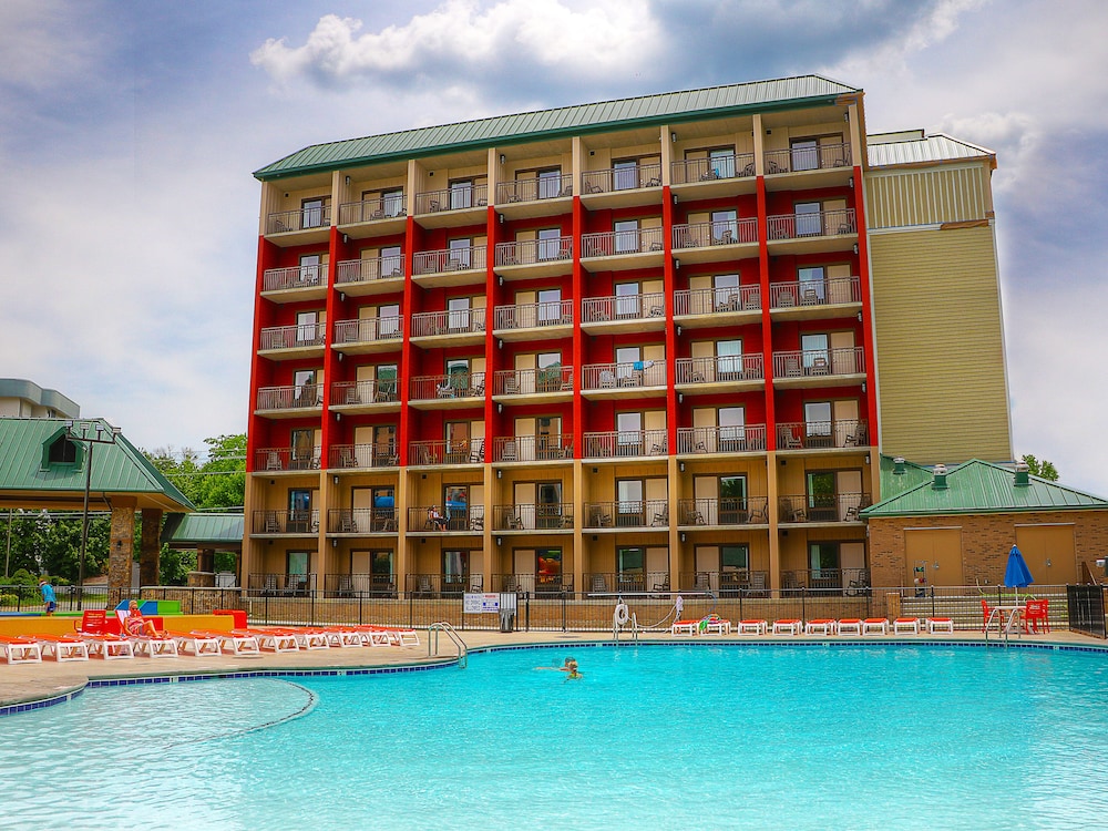 Country Cascades Waterpark Resort