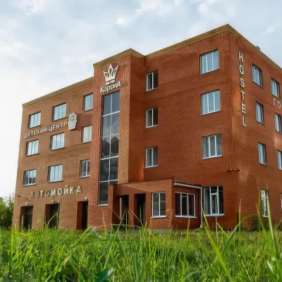 Korona Hotel فنادق في 