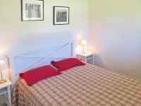 Les Rives de Saint Brice Camping Goëlands附近的飯店