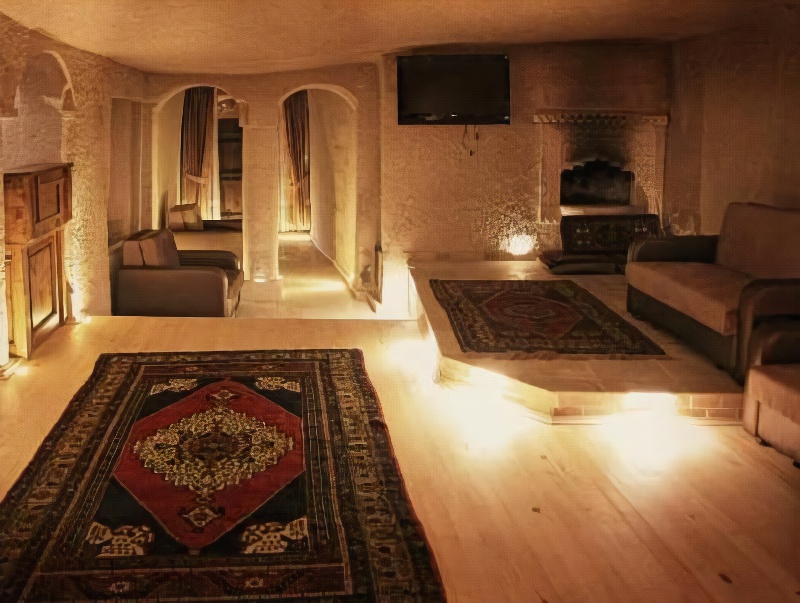 Roma Cave Suite