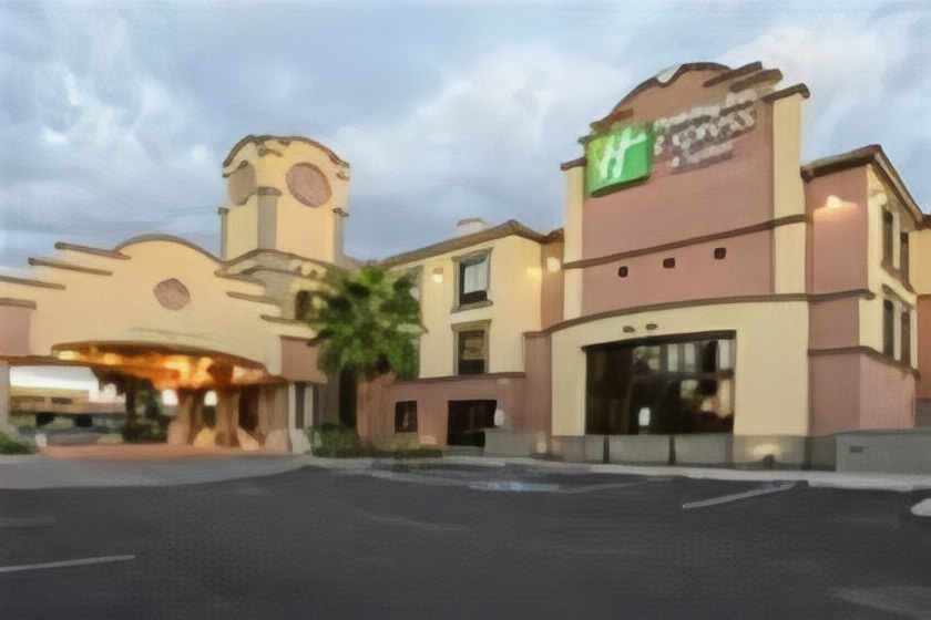 Holiday Inn Express & Suites Tucson Mall
