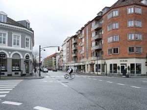 Newly-Renovated 2-Bedroom Apartment in Charlottenlund
