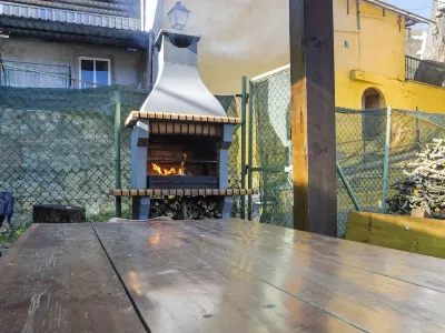 Comfortable Holiday Home in Villanueva de Valdueza with Barbecue