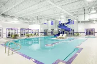 Ramada by Wyndham Olds Hotels in Olds