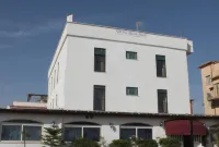 Baron Beach Hotel Hotels in der Nähe von Scogliera di Scauri