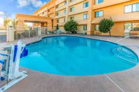 La Quinta Inn & Suites by Wyndham Las Cruces Organ Mountain - Kolam Renang