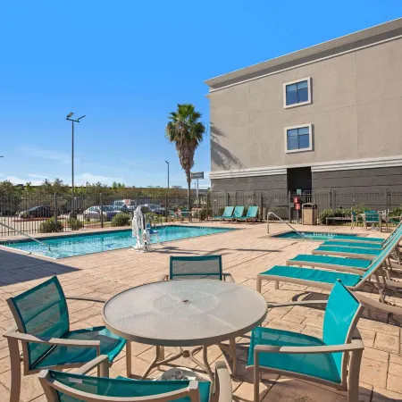 La Quinta Inn & Suites by Wyndham Pasadena North