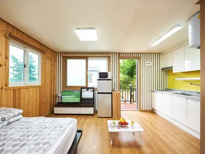 Yeosu Dolsan Healing Pension Các khách sạn gần Hyangiram