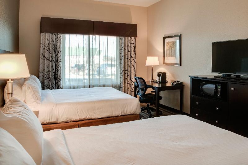 Holiday Inn Express & Suites Nevada, an Ihg Hotel