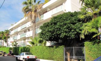 Apartment with One Bedroom in Antibes, with Enclosed Garden and Wifi - 250 m from The Beach
