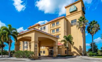 La Quinta Inn & Suites by Wyndham Ft. Pierce