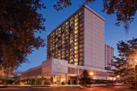 DoubleTree by Hilton Tallahassee Hotel in zona FSU Flying High Circus
