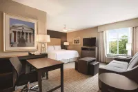 Homewood Suites by Hilton Charlottesville Hotels in der Nähe von The Corner