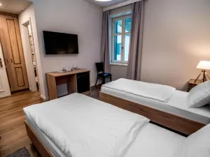 Újhuta Kastélyszálló