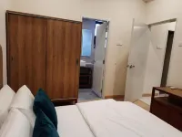 Hayfa Holiday Home @ Timur Bay فنادق في كوان تان