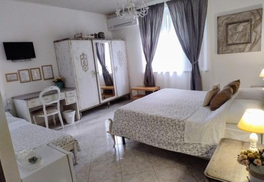 Grotta dei Puntali B&B - Housity