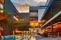 โรงแรม Carlota - ที่มีสระว่ายน้ำ