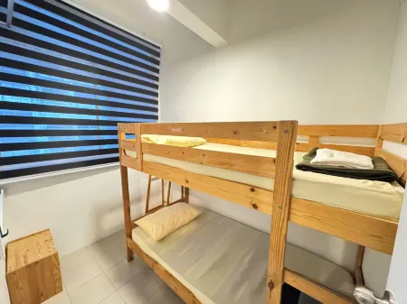 Sunset Homestay - Backpacker Hostel Self Checkin Отели рядом с достопримечательностью «New Sarawak State Legislative Assembly Bldg»