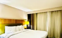 Radiant Inn and Suites Отели рядом с достопримечательностью «Джорджтаун сквер»