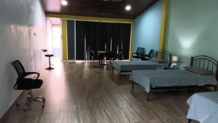 This Is It Airport Hotel and Restaurant