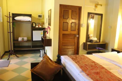 Rimlay Park Resort Hotels near Wat Tha Sampao Tai