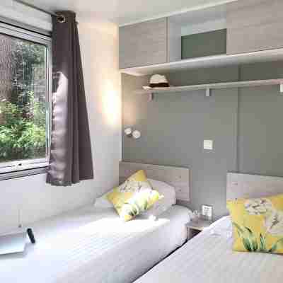 Green Resort Rooms