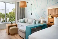 Faro Blanco Resort & Yacht Club Marathon, Curio by Hilton