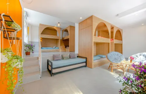 Homestay Vuon Phap Bmt Hotels in Tu An