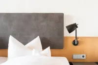 Appartement Hotel Seerose Hotels near Schloss Kirchberg