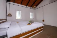 The Earth Farm Hotel a Gangavhare